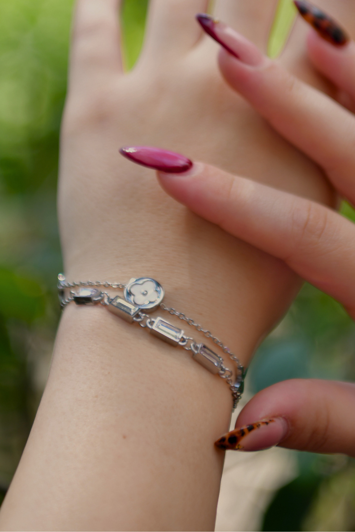 2 Yoncalı 4 Dikdörtgen Zirkon Taşlı Plakalı Çiftli Kadın Çelik Bileklik