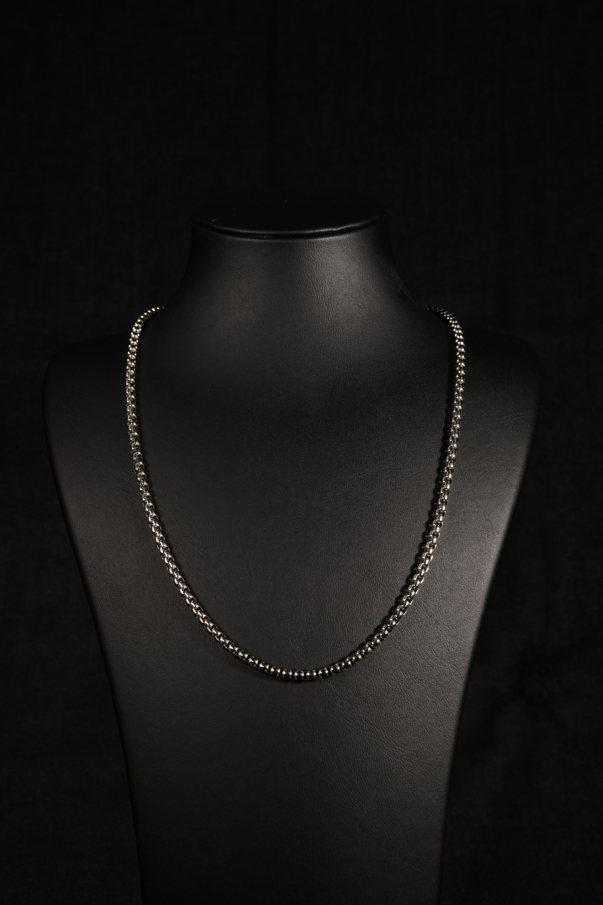 İç İçe Geçmiş İnce Dikdörtgen Baklalı Erkek Çelik Kolye 3mm