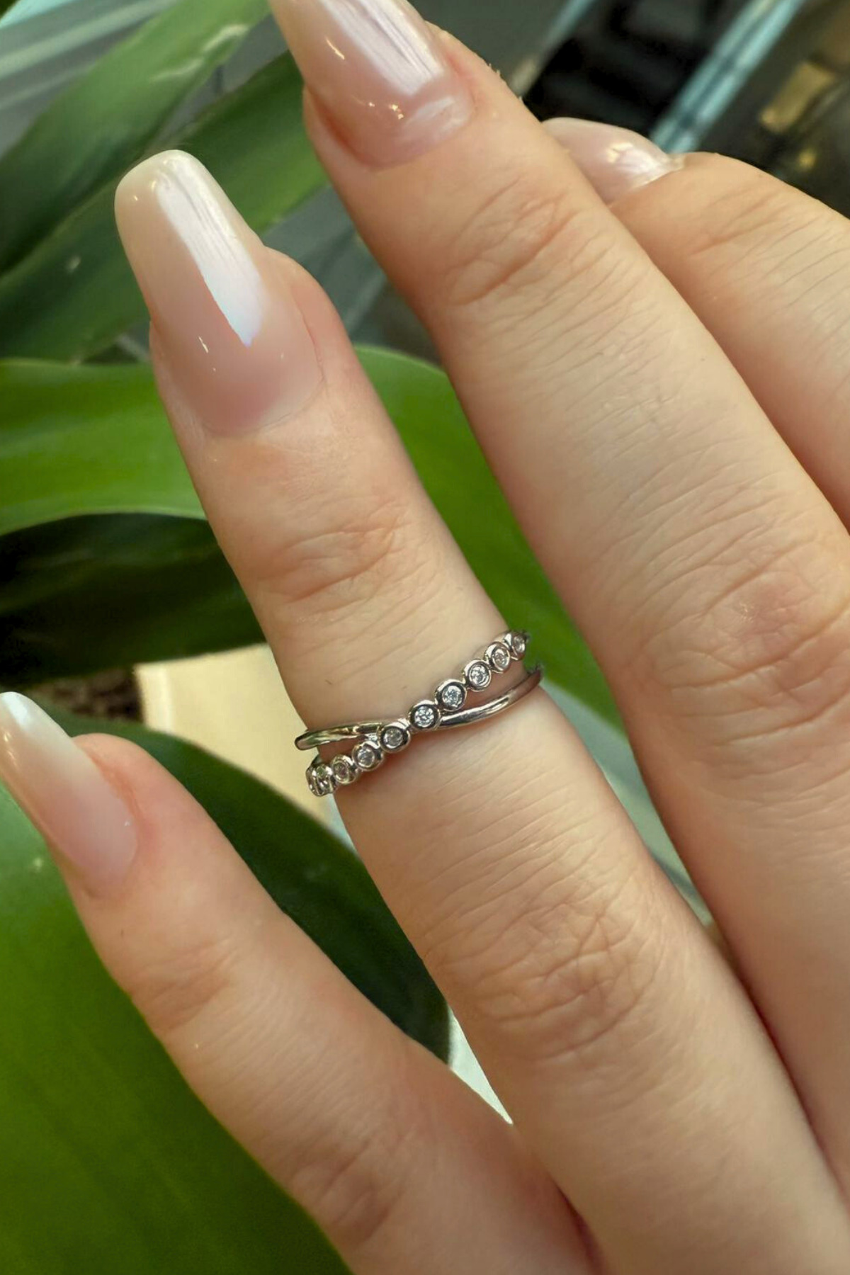 Dalgalı Model Üzeri Taşlı Çelik Görünümlü Xp Eklem Yüzüğü