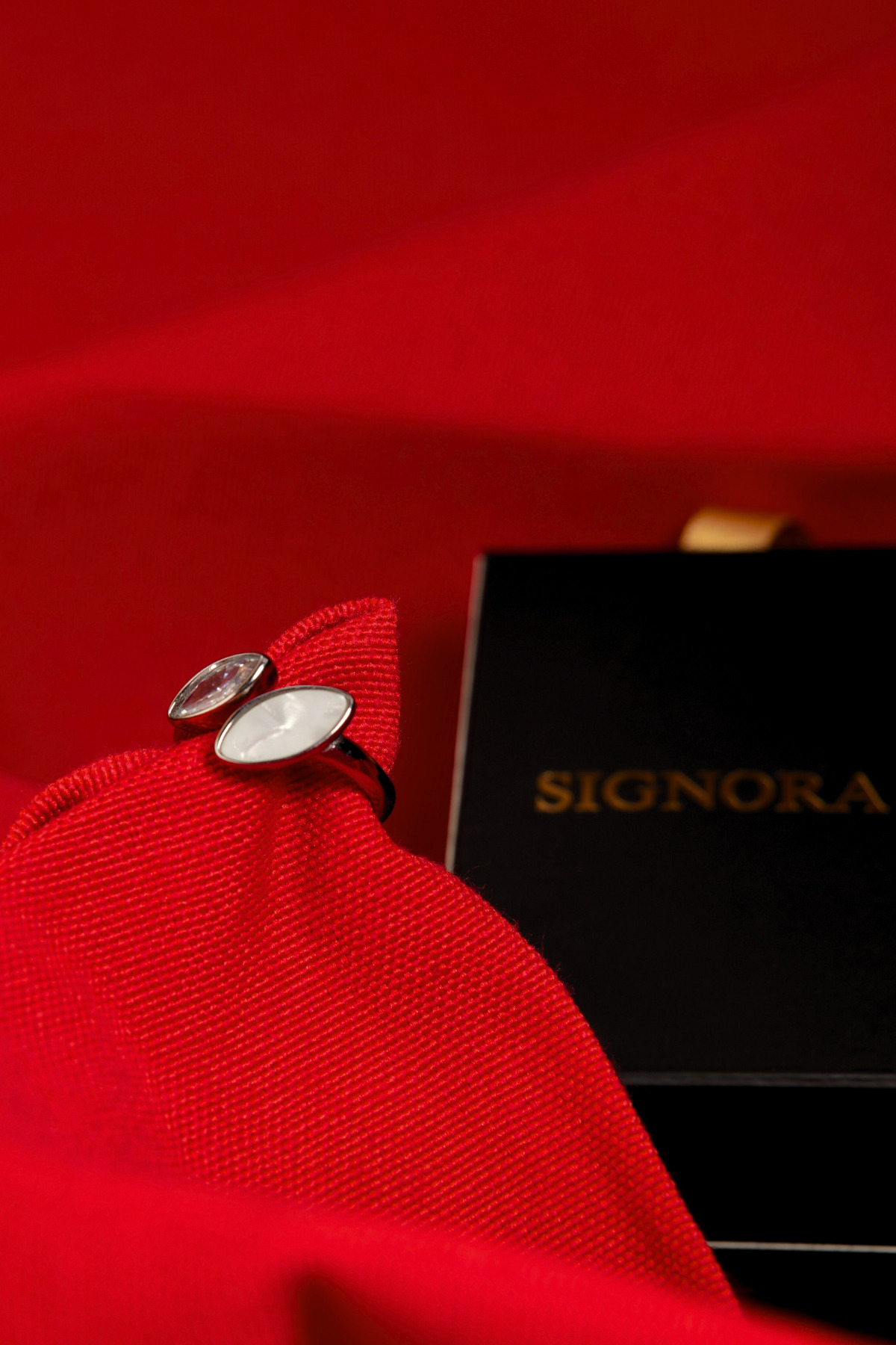 Üzeri Bir Tarafı Zirkon Taşlı Bir Ucu Taşlı Ayarlanabilir Çelik Yüzük