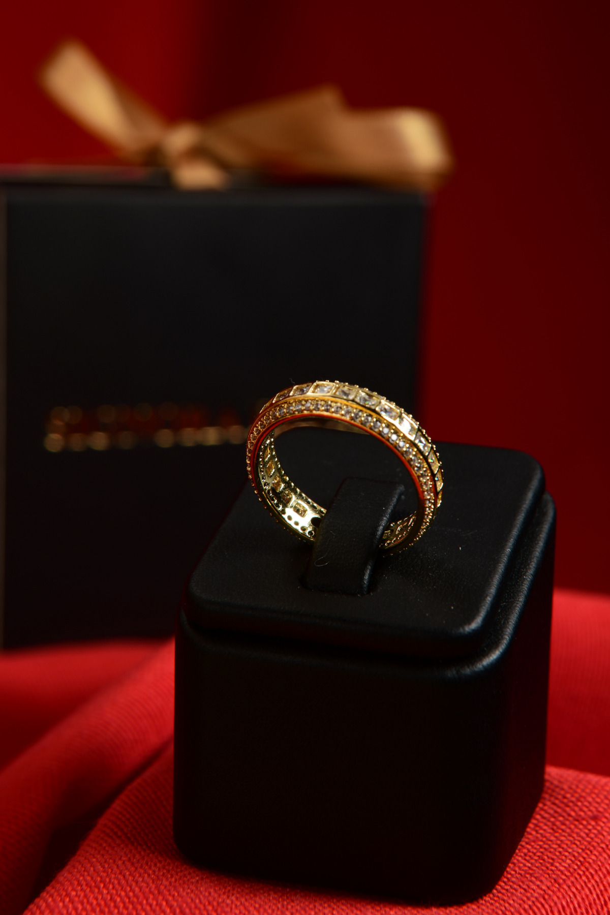 Üzeri Full Taşlı Sıralı Ayarlanabilir Çelik Görünümlü Xp Yüzük