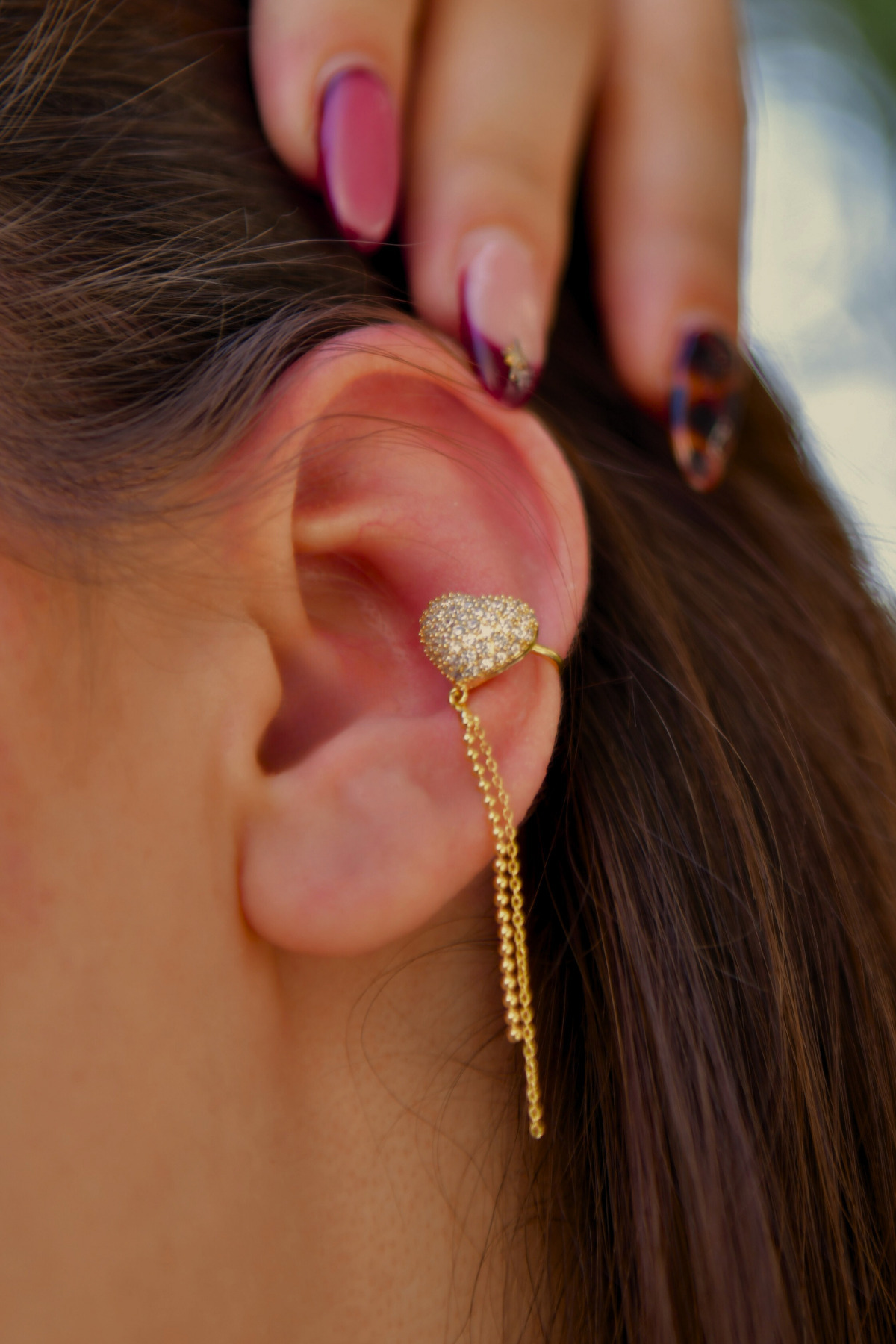 Kalp Figürlü Üzeri Taşlı Ucu Sallatılı Earcuff