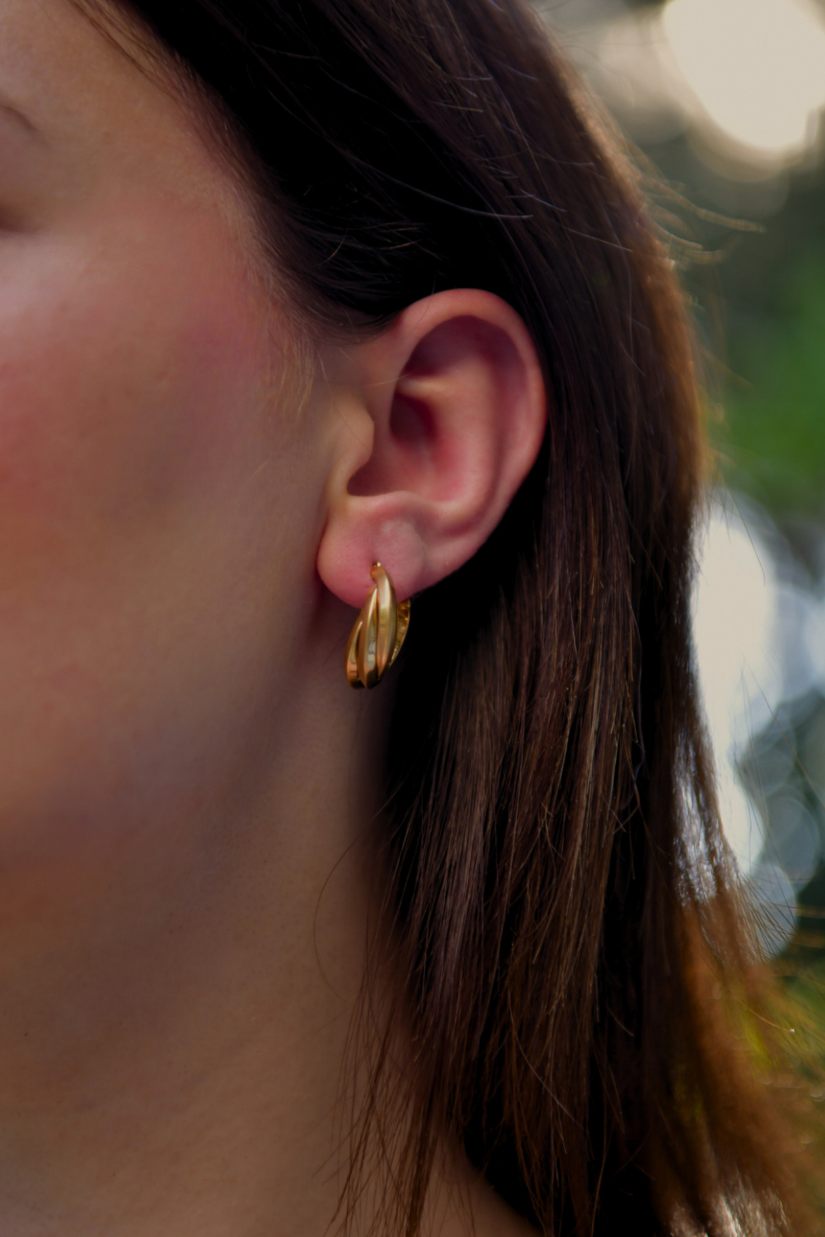 Oval 2 Renk Oturtmalı Kadın Çelik Haka Küpe