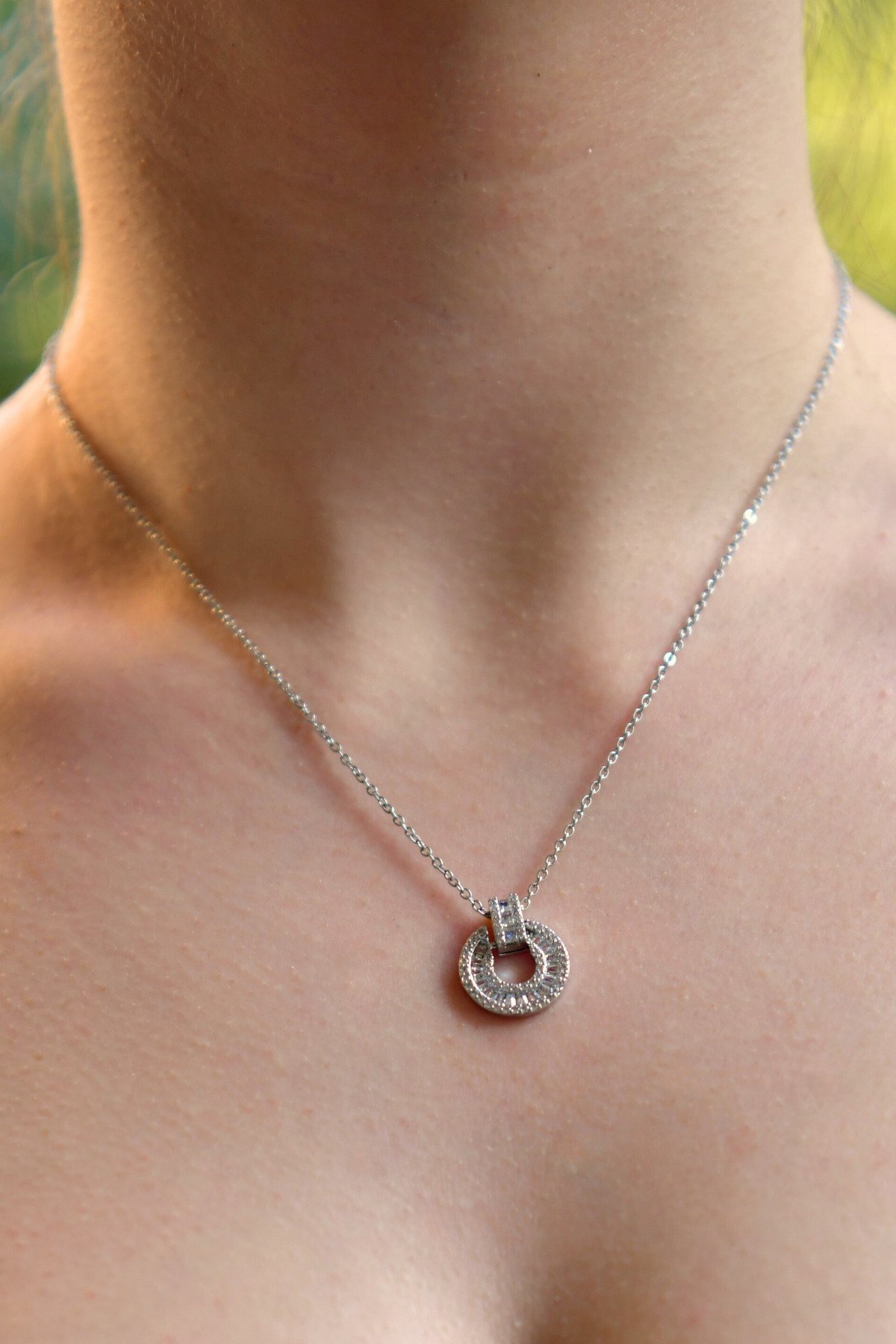 Baget Taşlı Halka Model Kadın Çelik Kolye