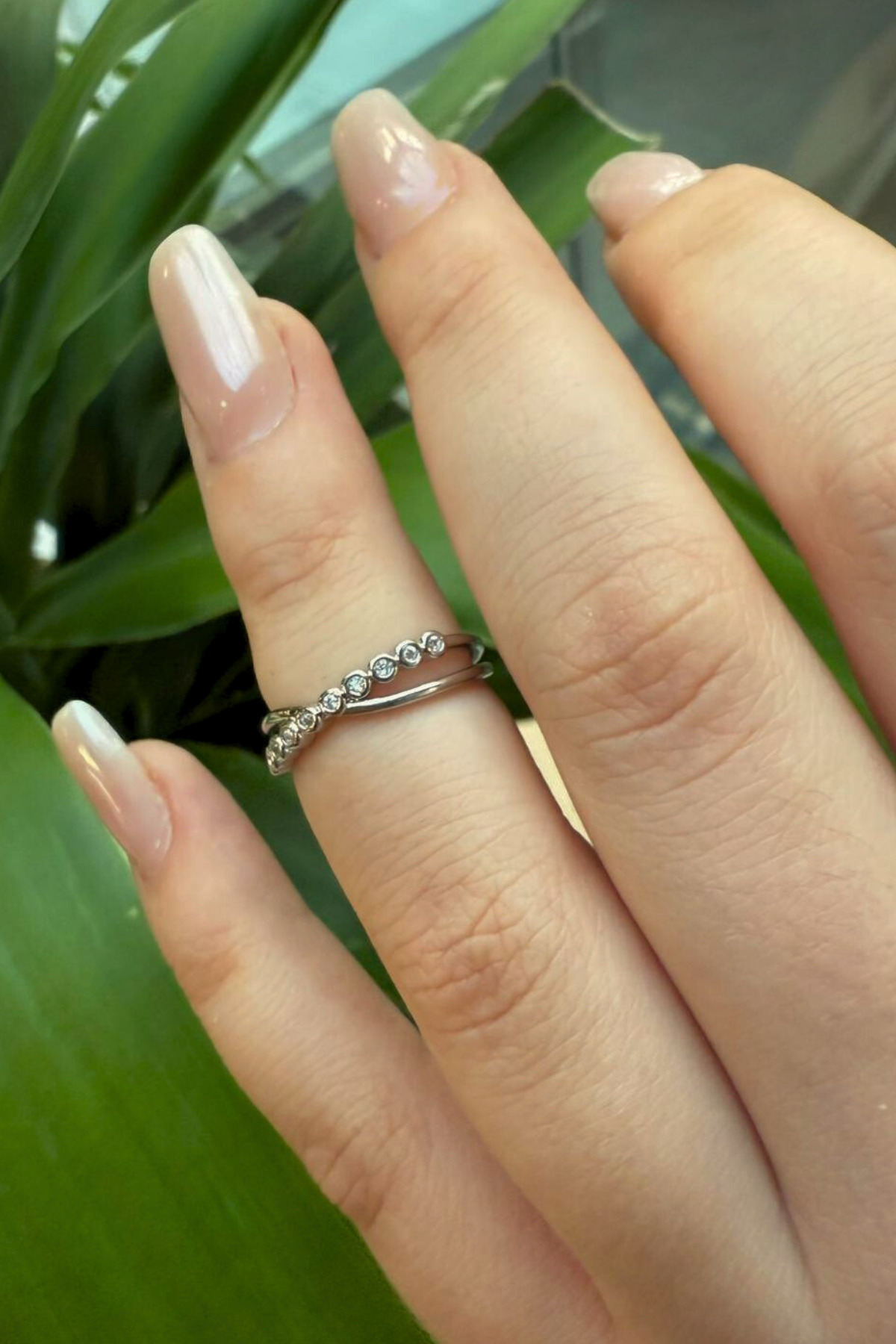 Dalgalı Model Üzeri Taşlı Çelik Görünümlü Xp Eklem Yüzüğü