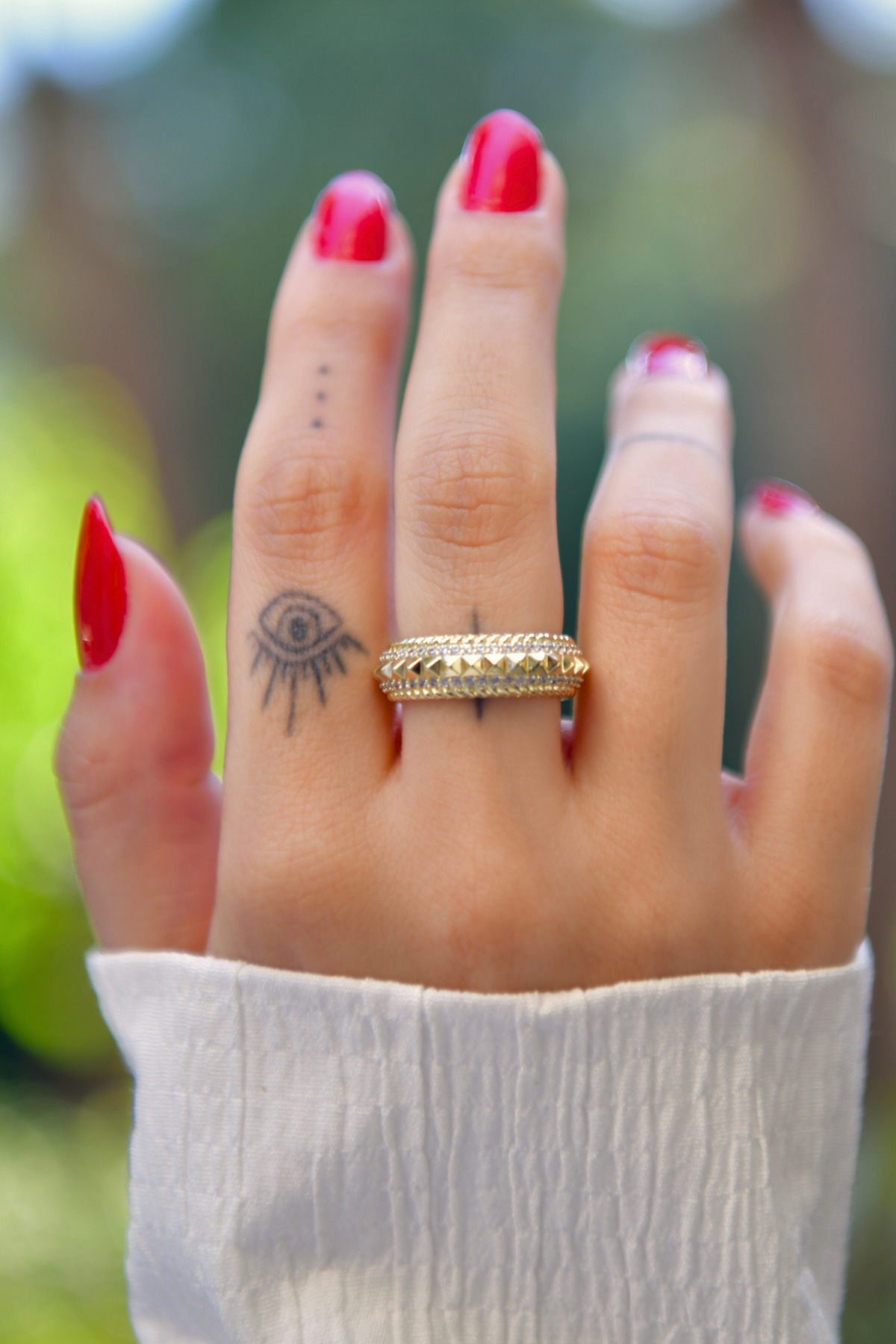 Üzeri Kabartmalı Etrafı Taşlı Ayarlanabilir Çelik Görünümlü Xp Yüzük