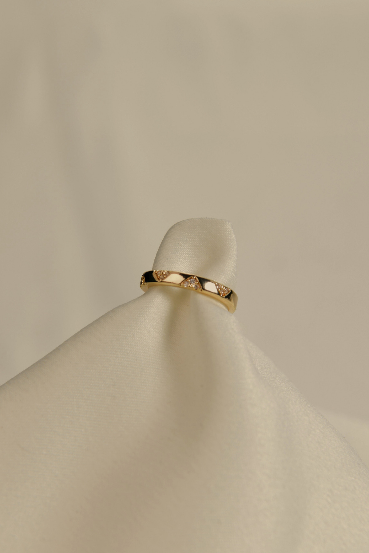 Üzeri Zigzag Baget Taşlı Çelik Görünümlü Xp Eklem Yüzüğü