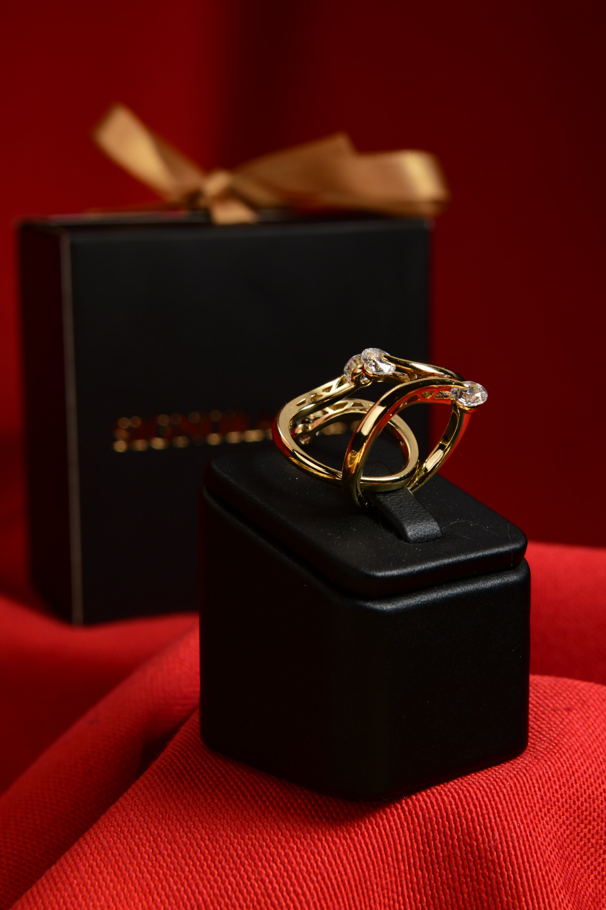 İki Ucu İri Zirkon Taşlı Simetrik Ayarlanabilir Çelik Görünümlü Xp Yüzük