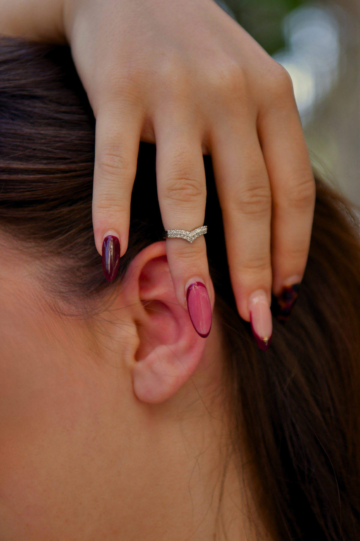 V Tasarım Zirkon Taşlı Çelik Görümlü Xp Eklem Yüzüğü