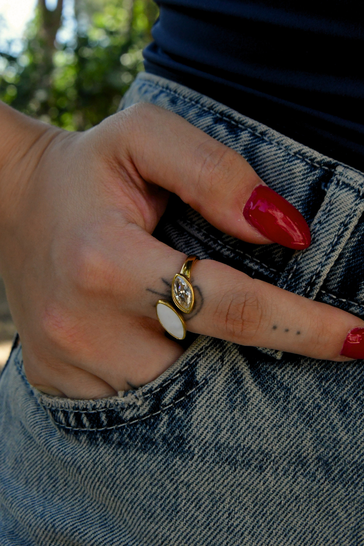 Üzeri Bir Tarafı Zirkon Taşlı Bir Ucu Taşlı Ayarlanabilir Çelik Yüzük