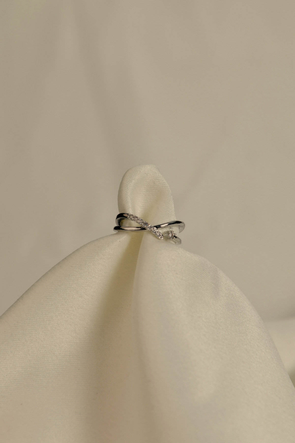 Sonsuzluk Desenli Üzeri Taşlı Çelik Görünümlü Xp Eklem Yüzüğü