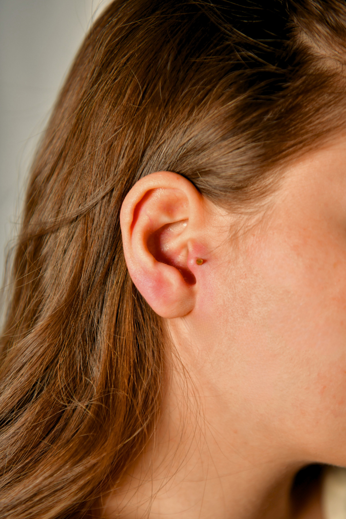 Bir Ucu Düz Bir Ucu Çivi/Ok Dudak Piercing