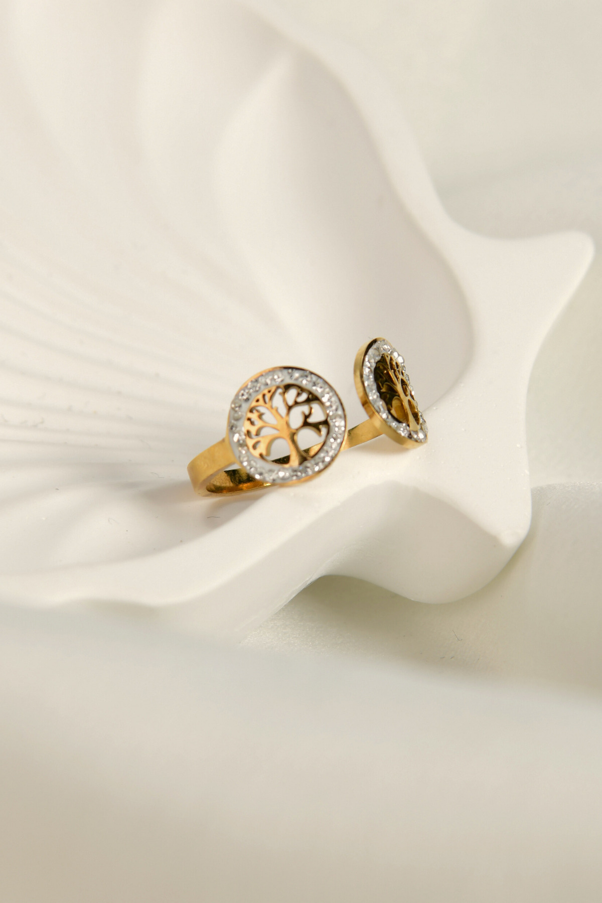 İki Tarafı Ağaç Figürlü Etrafı Taşlı Ayarlanabilir Çelik Yüzük