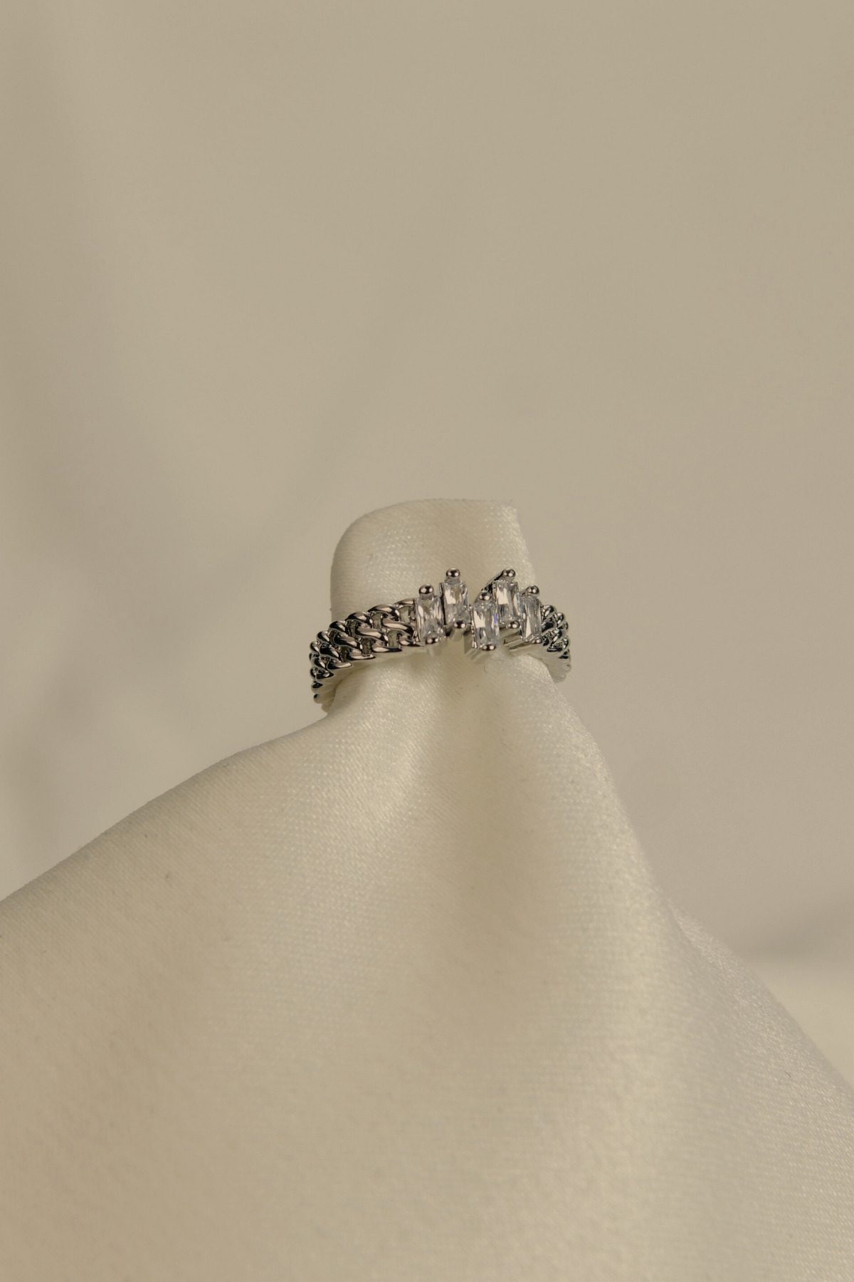 Üzeri Zigzag Baget Taşlı Çelik görümlü Xp Eklem Yüzüğü