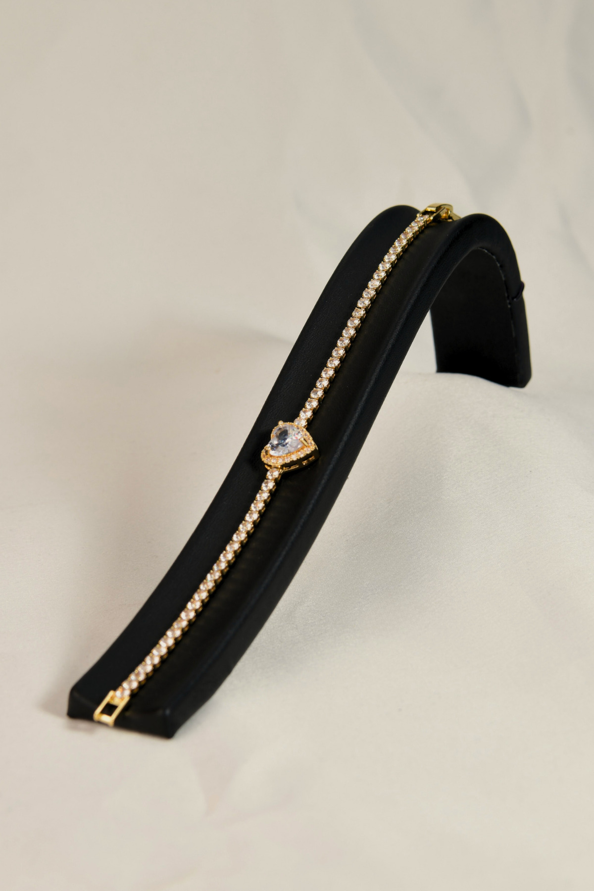 Kalpli Zirkon Taşlı Yuvarlak Sıralı Kadın Çelik Görünümlü Xp Zincir Bileklik