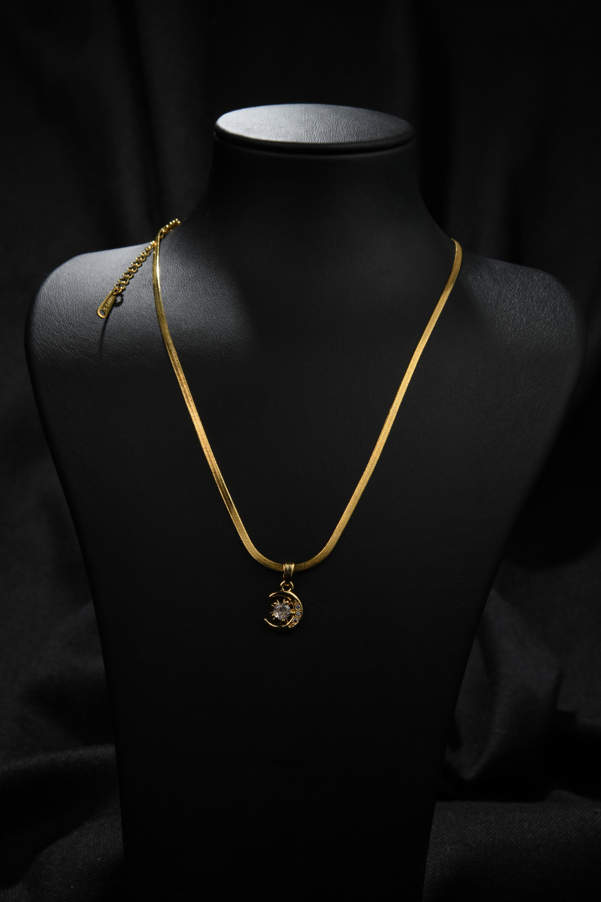 Zirkon Taşlı Ay Yıldız Model Kadın İtalyan Ezme Çelik Kolye